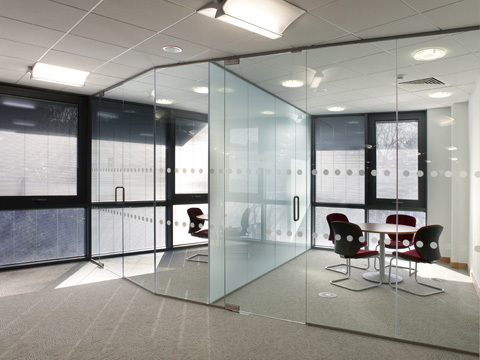 Frameless lass partitioned offices, Swindon office partitioning company